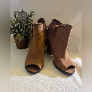 DV by Dolce Vita Brown Ankle Boots with Peep-Toe and Chunky Heel